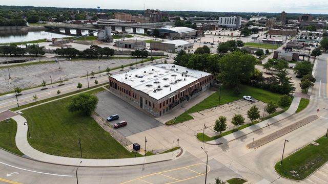 25 W Commercial St Apt 10, Waterloo, IA 50701