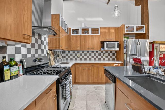 25 W Commercial St Apt 10, Waterloo, IA 50701