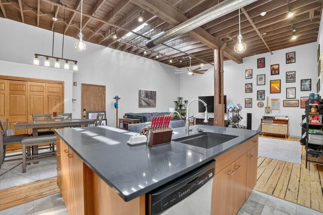 25 W Commercial St Apt 10, Waterloo, IA 50701