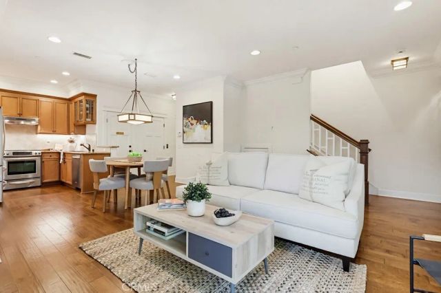 118 E Sierra Madre, Sierra Madre, CA 91024