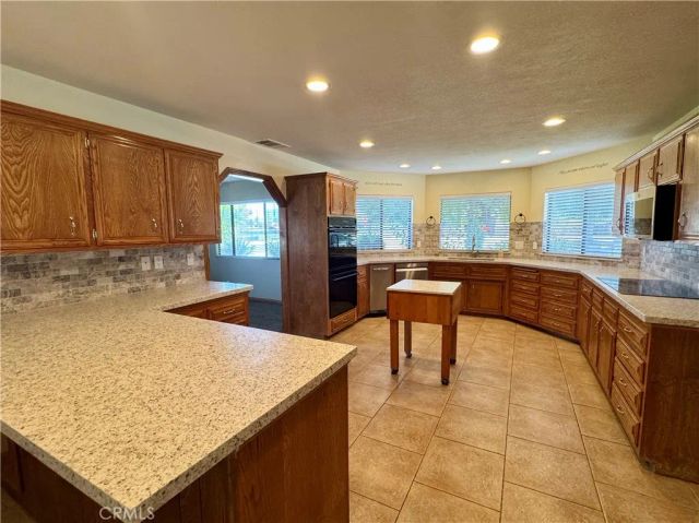 41565 Thornton, Hemet, CA 92544
