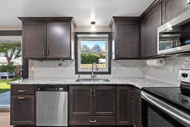 1228 O KEEFE COURT, De Pere, WI 54115
