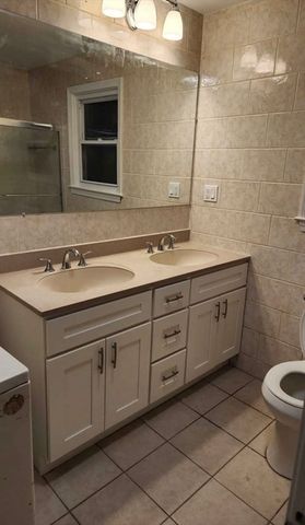 252 Hinckley Rd, Barnstable, MA 02601