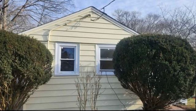 252 Hinckley Rd, Barnstable, MA 02601