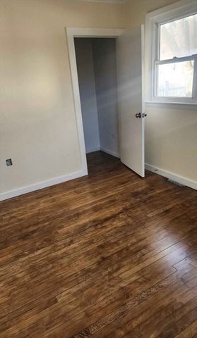 252 Hinckley Rd, Barnstable, MA 02601