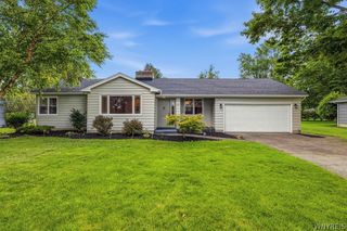 20 Burbank Drive, Orchard Park, NY 14127