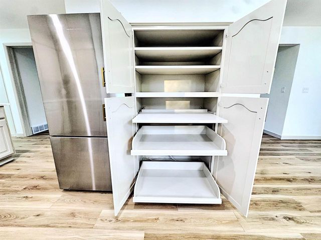 2317 N BAY STREET, Appleton, WI 54911