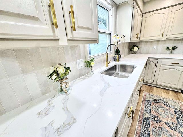 2317 N BAY STREET, Appleton, WI 54911