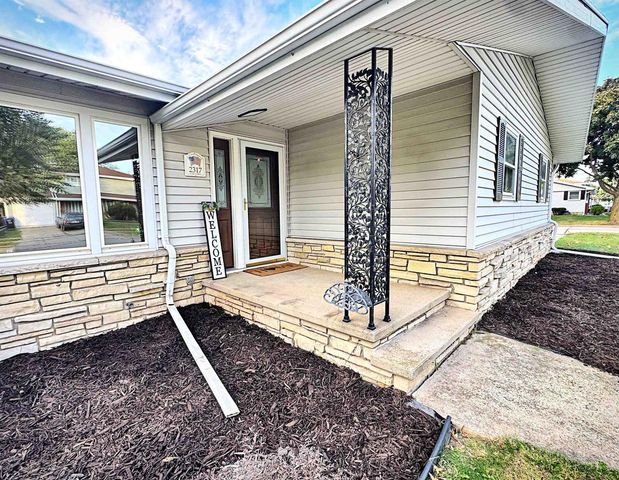 2317 N BAY STREET, Appleton, WI 54911