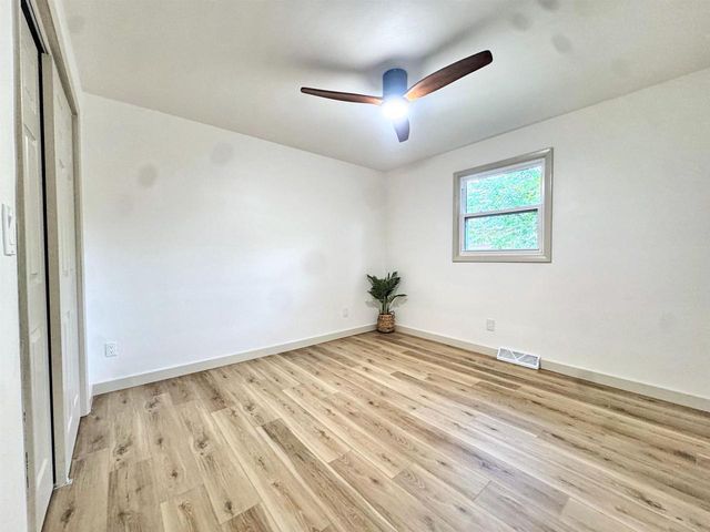 2317 N BAY STREET, Appleton, WI 54911