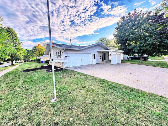 2317 N BAY STREET, Appleton, WI 54911