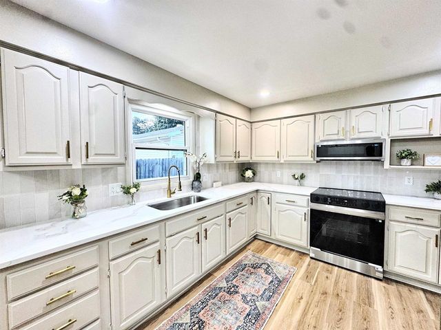 2317 N BAY STREET, Appleton, WI 54911