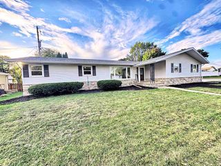 2317 N BAY STREET, Appleton, WI 54911