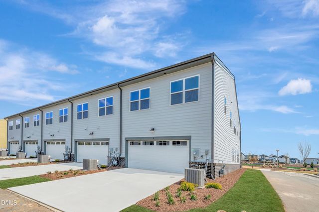 8 Quietwood Way, Pittsboro, NC 27312
