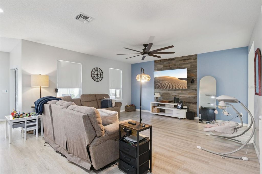 Image 15 of property listing at 2815 MONTICELLO WAY, Kissimmee, FL 34741