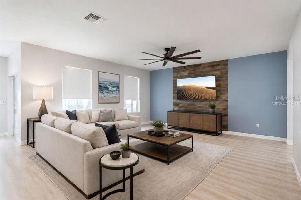 Image 3 of property listing at 2815 MONTICELLO WAY, Kissimmee, FL 34741