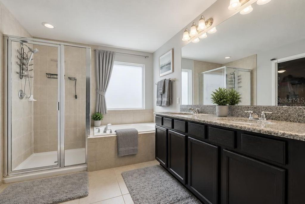Image 5 of property listing at 2815 MONTICELLO WAY, Kissimmee, FL 34741
