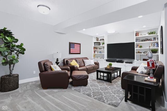 1674 Avondale Drive, Westfield, IN 46074