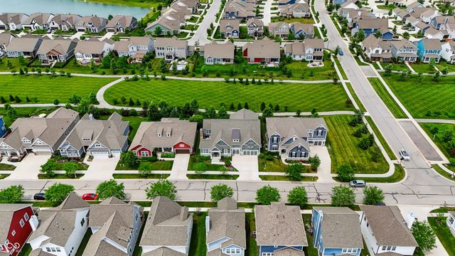 1674 Avondale Drive, Westfield, IN 46074