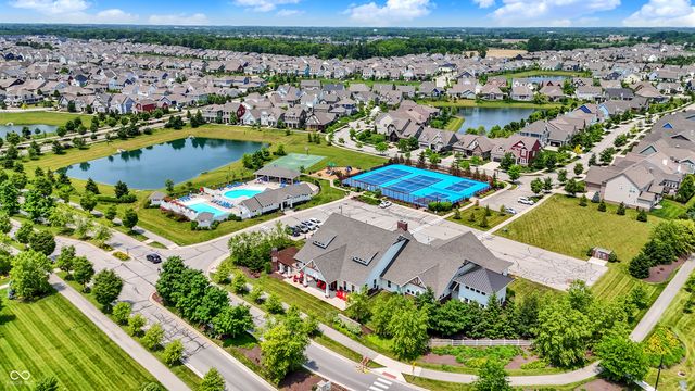 1674 Avondale Drive, Westfield, IN 46074