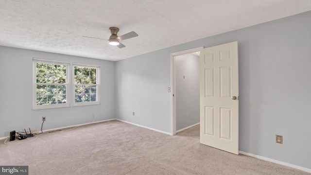 7912 PEPPERBOX LN, Pasadena, MD 21122