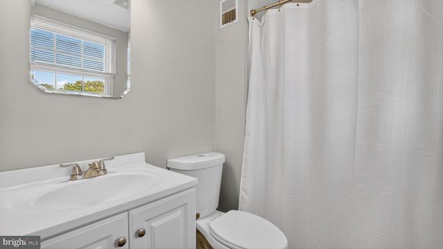 7912 PEPPERBOX LN, Pasadena, MD 21122