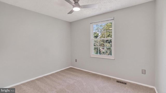 7912 PEPPERBOX LN, Pasadena, MD 21122