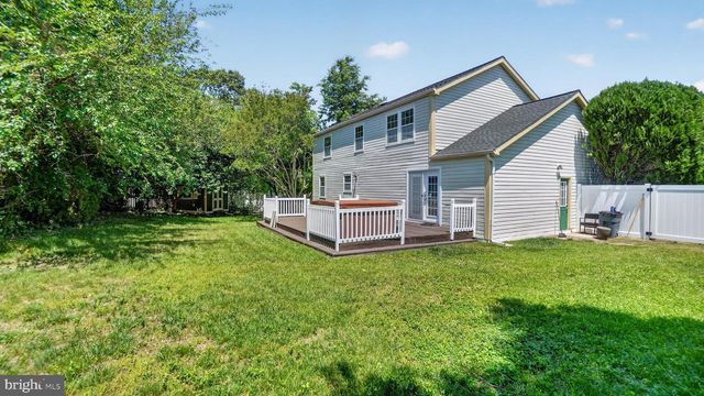 7912 PEPPERBOX LN, Pasadena, MD 21122