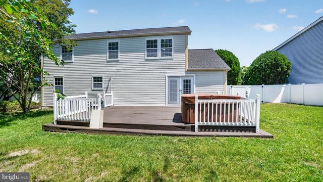 7912 PEPPERBOX LN, Pasadena, MD 21122