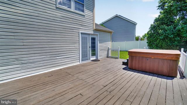 7912 PEPPERBOX LN, Pasadena, MD 21122