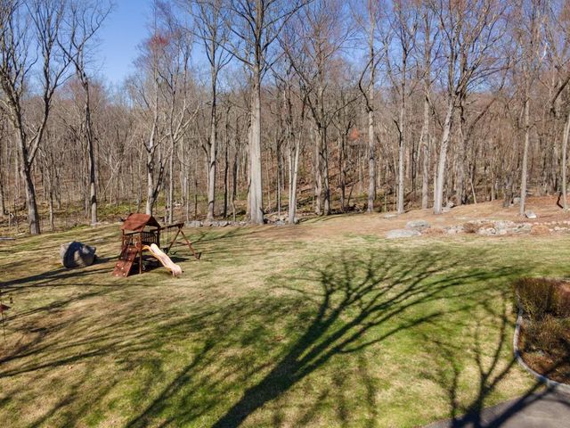 5 Canaan Circle, South Salem, NY 10590