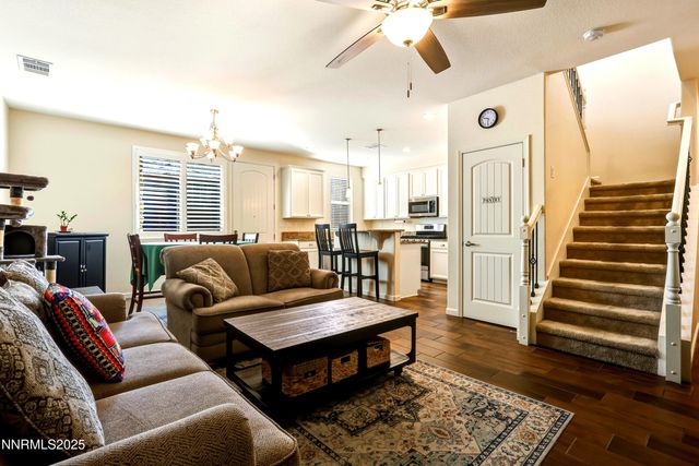 962 W End Street, Carson City, NV 89701