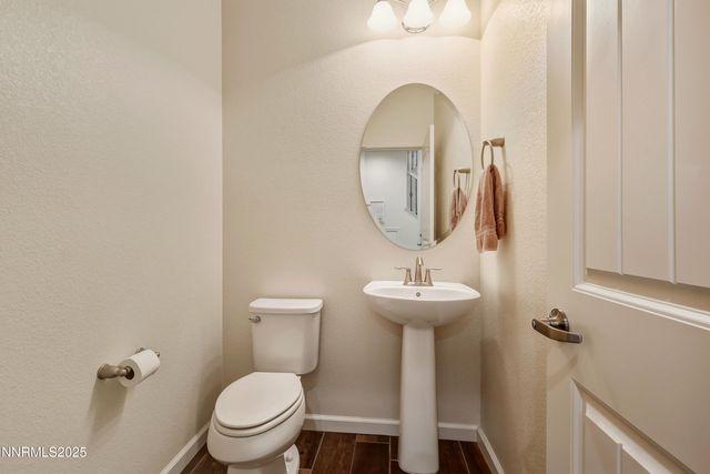 962 W End Street, Carson City, NV 89701