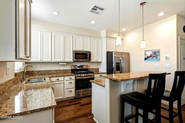 962 W End Street, Carson City, NV 89701