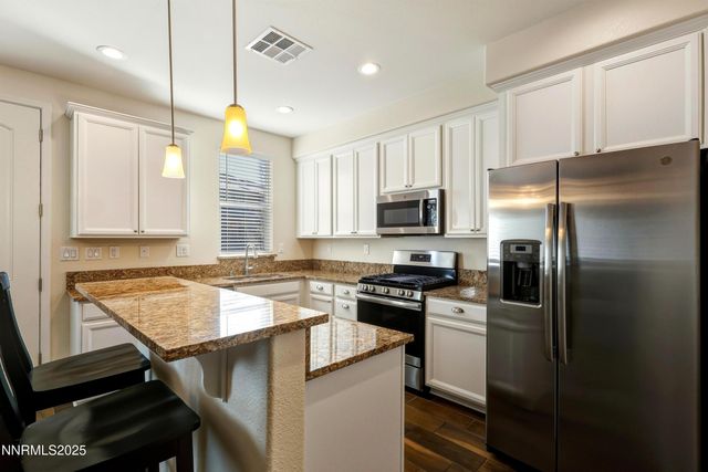 962 W End Street, Carson City, NV 89701