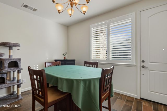 962 W End Street, Carson City, NV 89701