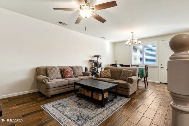 962 W End Street, Carson City, NV 89701