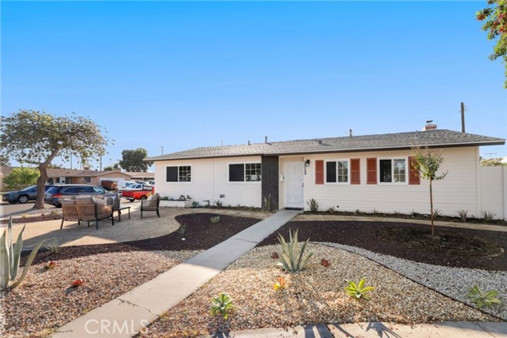 1313 N Crestlane Place, Anaheim, CA 92805