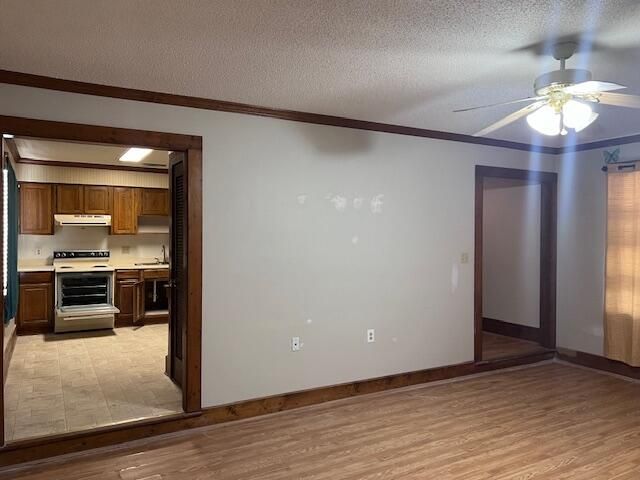 40 W Rigby Street, Manning, SC 29102