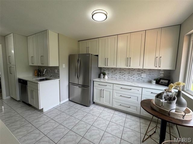 11923 Barkman Drive, St Louis, MO 63146