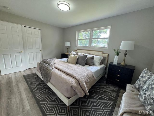 11923 Barkman Drive, St Louis, MO 63146