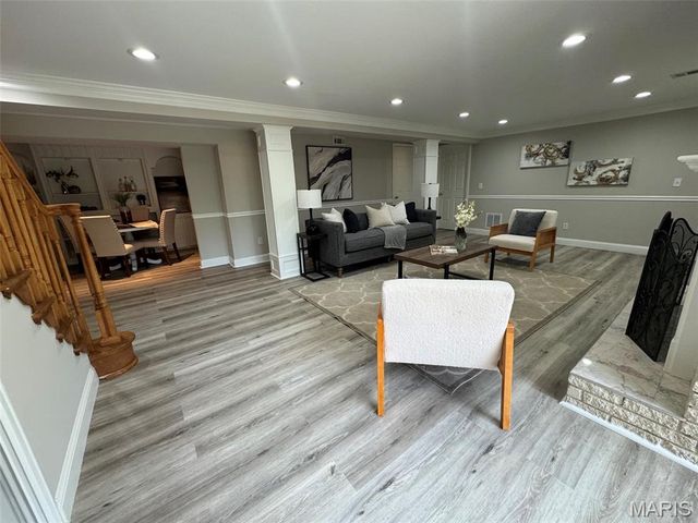 11923 Barkman Drive, St Louis, MO 63146