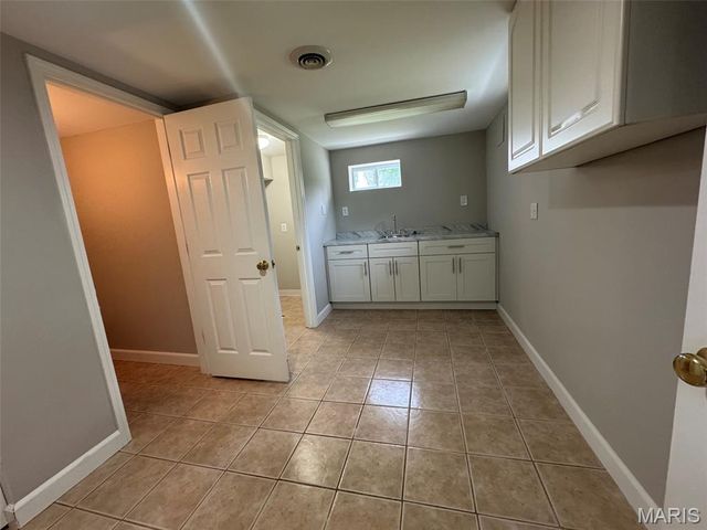 11923 Barkman Drive, St Louis, MO 63146