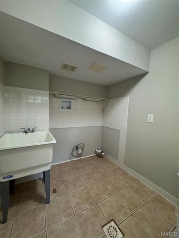 11923 Barkman Drive, St Louis, MO 63146