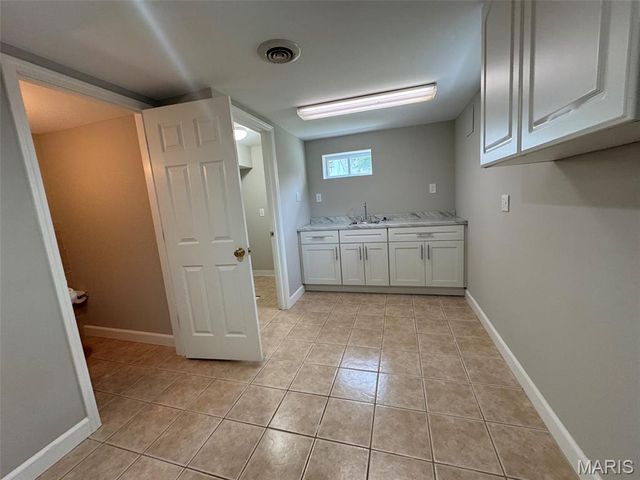 11923 Barkman Drive, St Louis, MO 63146