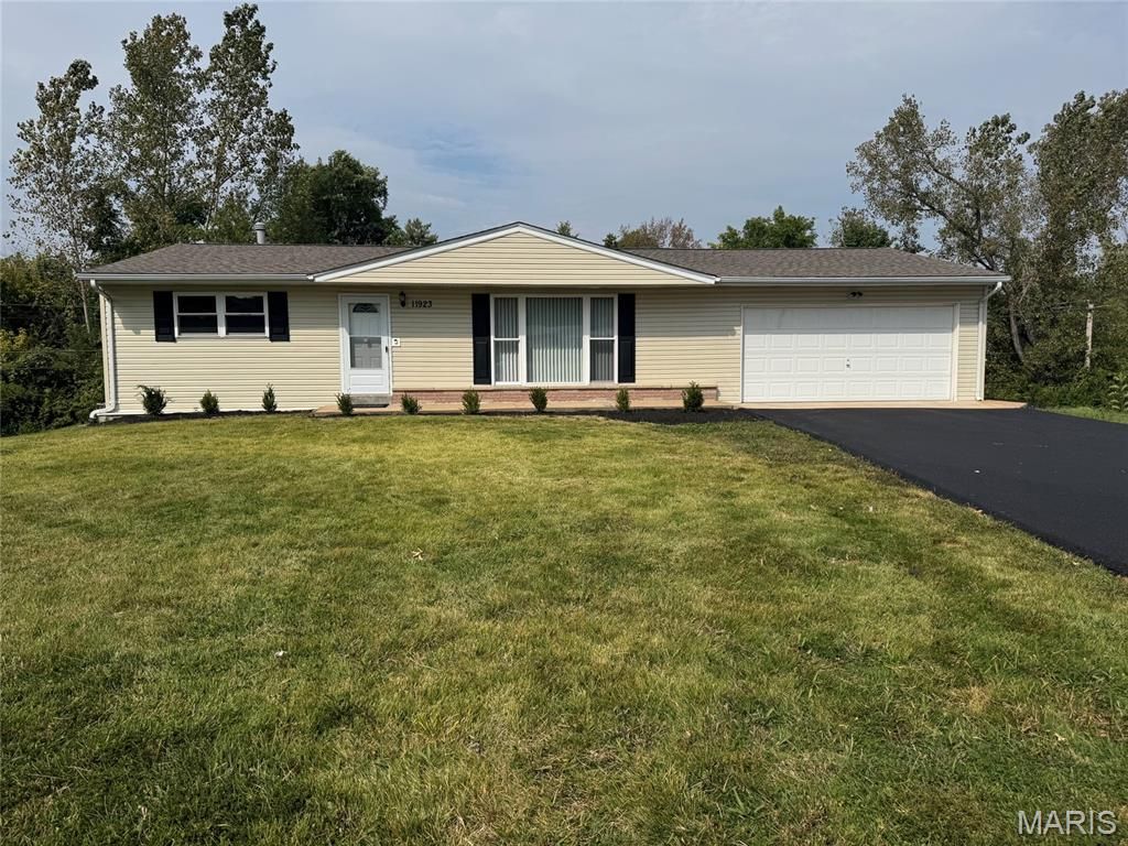 11923 Barkman Drive, St Louis, MO 63146
