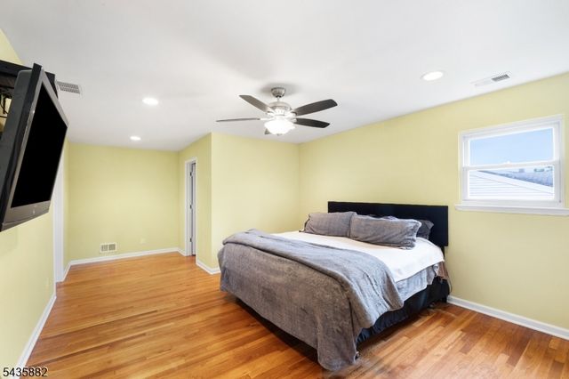 8 Robin Rd, Somerville Boro, NJ 08876