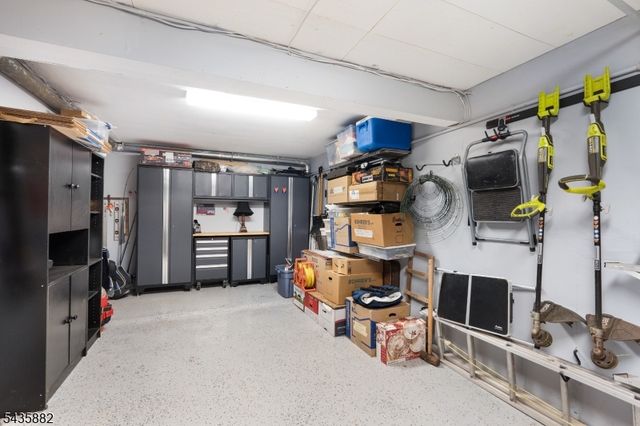 8 Robin Rd, Somerville Boro, NJ 08876