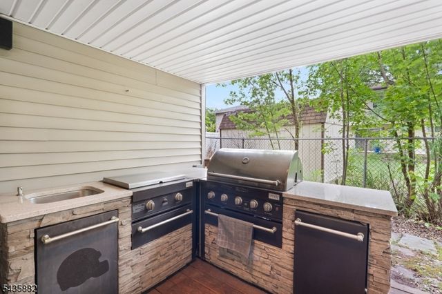 8 Robin Rd, Somerville Boro, NJ 08876