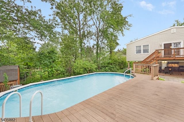 8 Robin Rd, Somerville Boro, NJ 08876